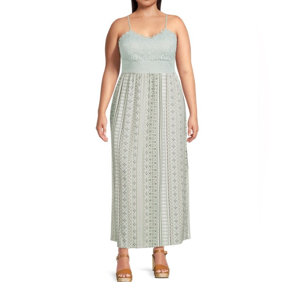 No Boundaries Maxi Dress sage/Jade SZ 2X Lace bodice built in bra. Beautiful EUC - Picture 5 of 10